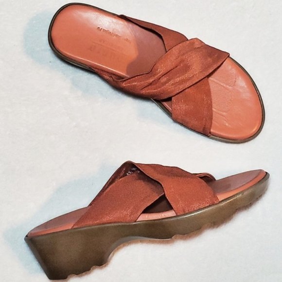 Munro Walking Wedge Orange Criss Cross Slip Ons - Picture 2 of 8